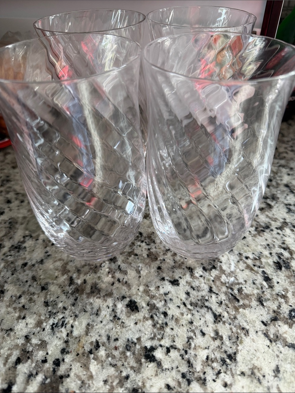 Set of 4 Clear Swirl Glass Tumblers